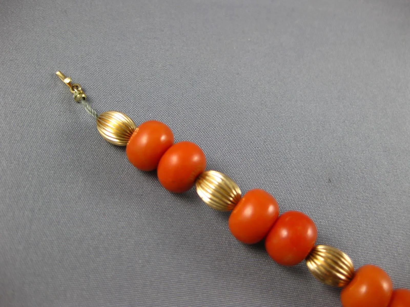 ANTIQUE LARGE & LONG AAA CORAL 14KT YELLOW GOLD 3D BEAD CLASSIC FUN BRACELET