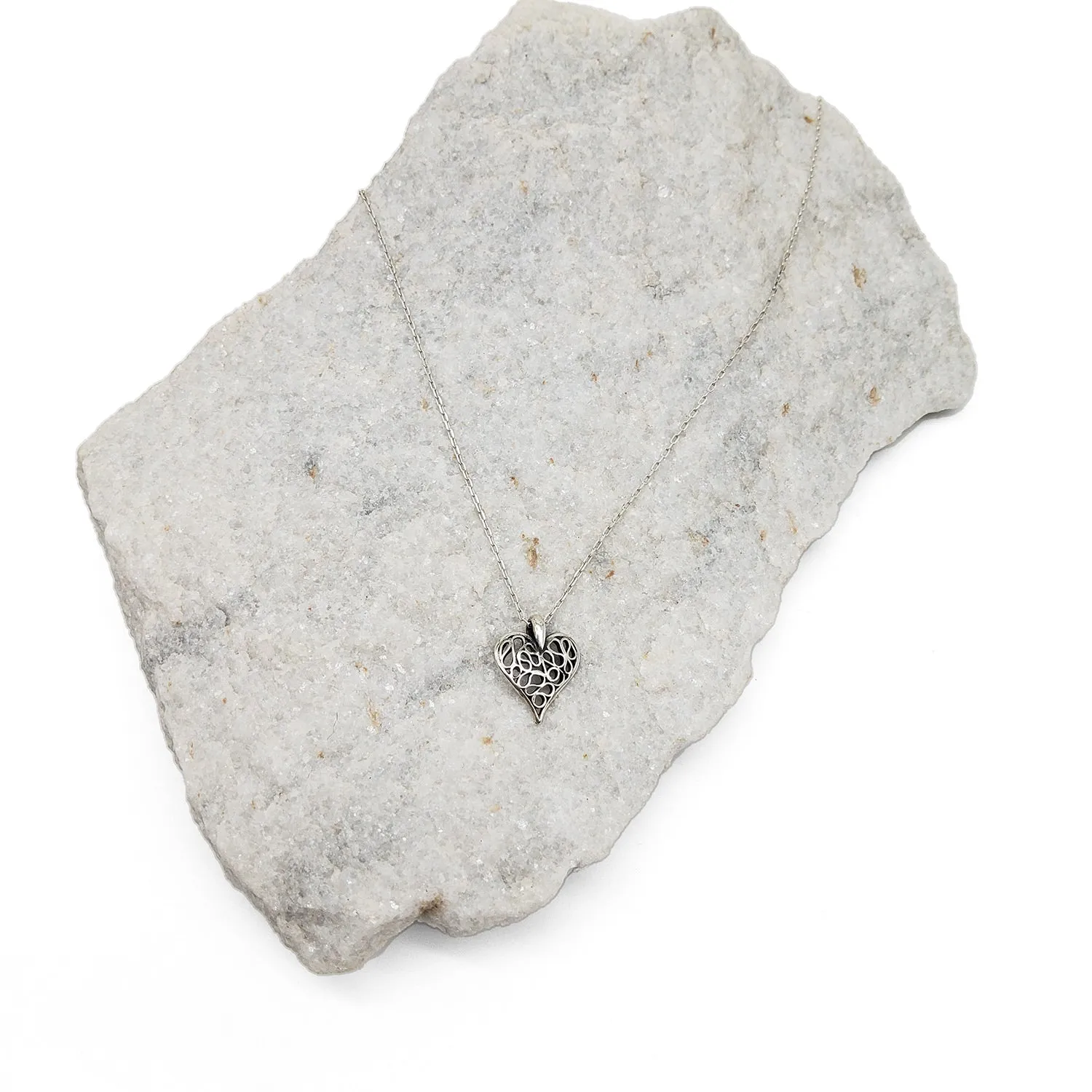 Filigree Heart Neckalce
